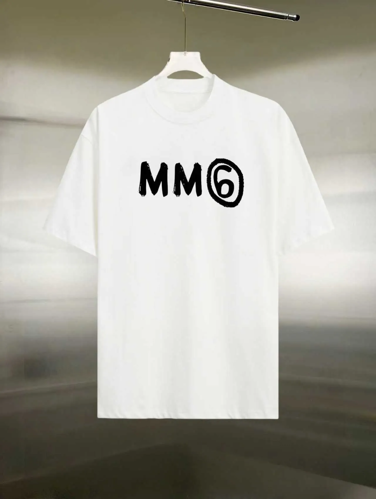 ：MM 6 T ：300 100% ：320 ： ：White Black Size：S M L XL XXL Same Style